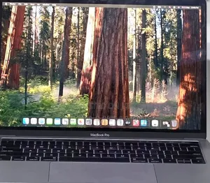 New Laptop Apple MacBook Pro 2019 16GB Intel Core i7 SSD 256GB