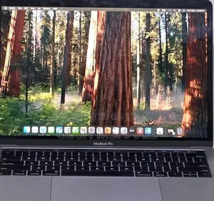 New Laptop Apple MacBook Pro 2019 16GB Intel Core i7 SSD 256GB