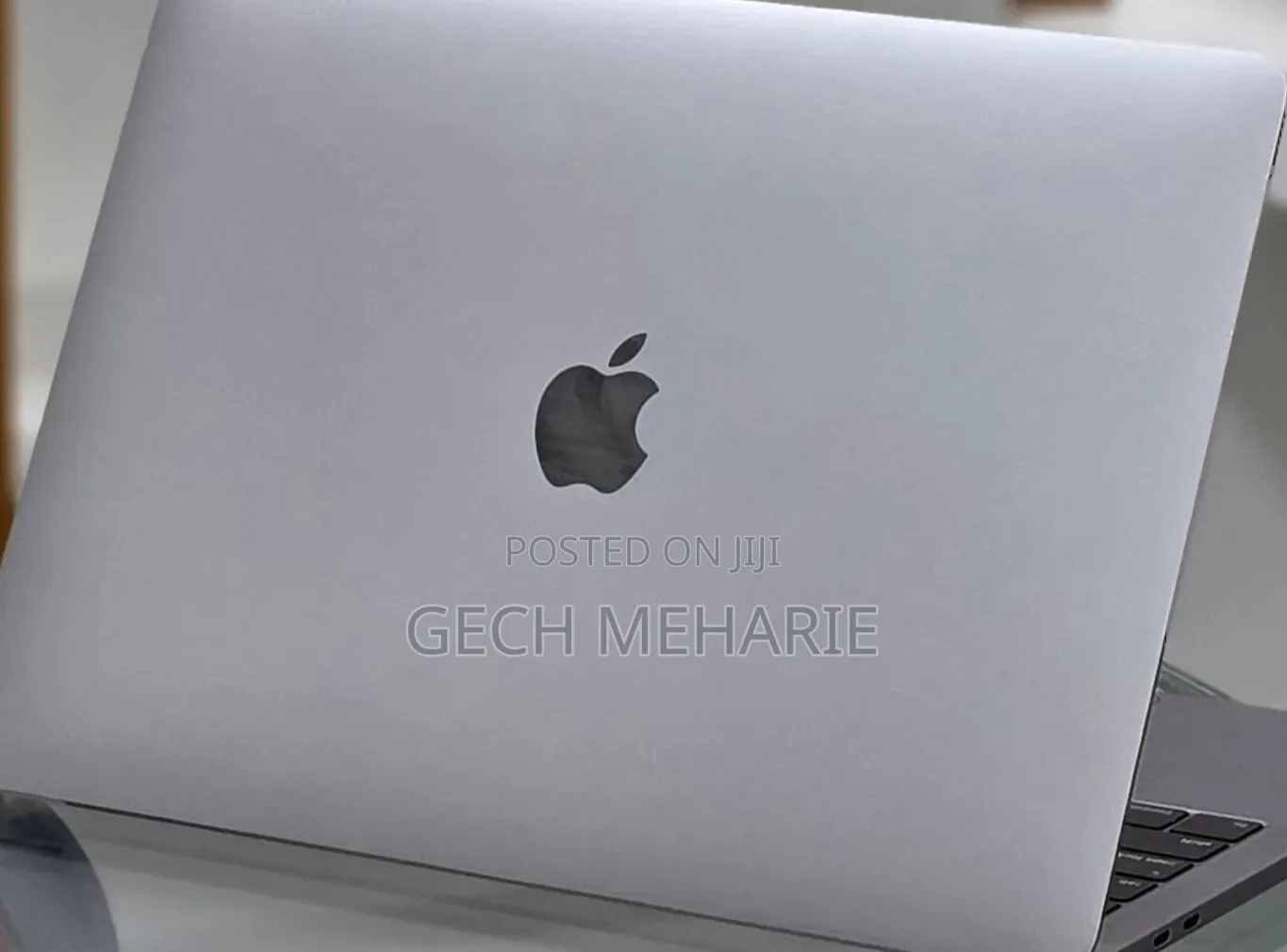 New Laptop Apple MacBook Pro 2019 16GB Intel Core i7 SSD 256GB