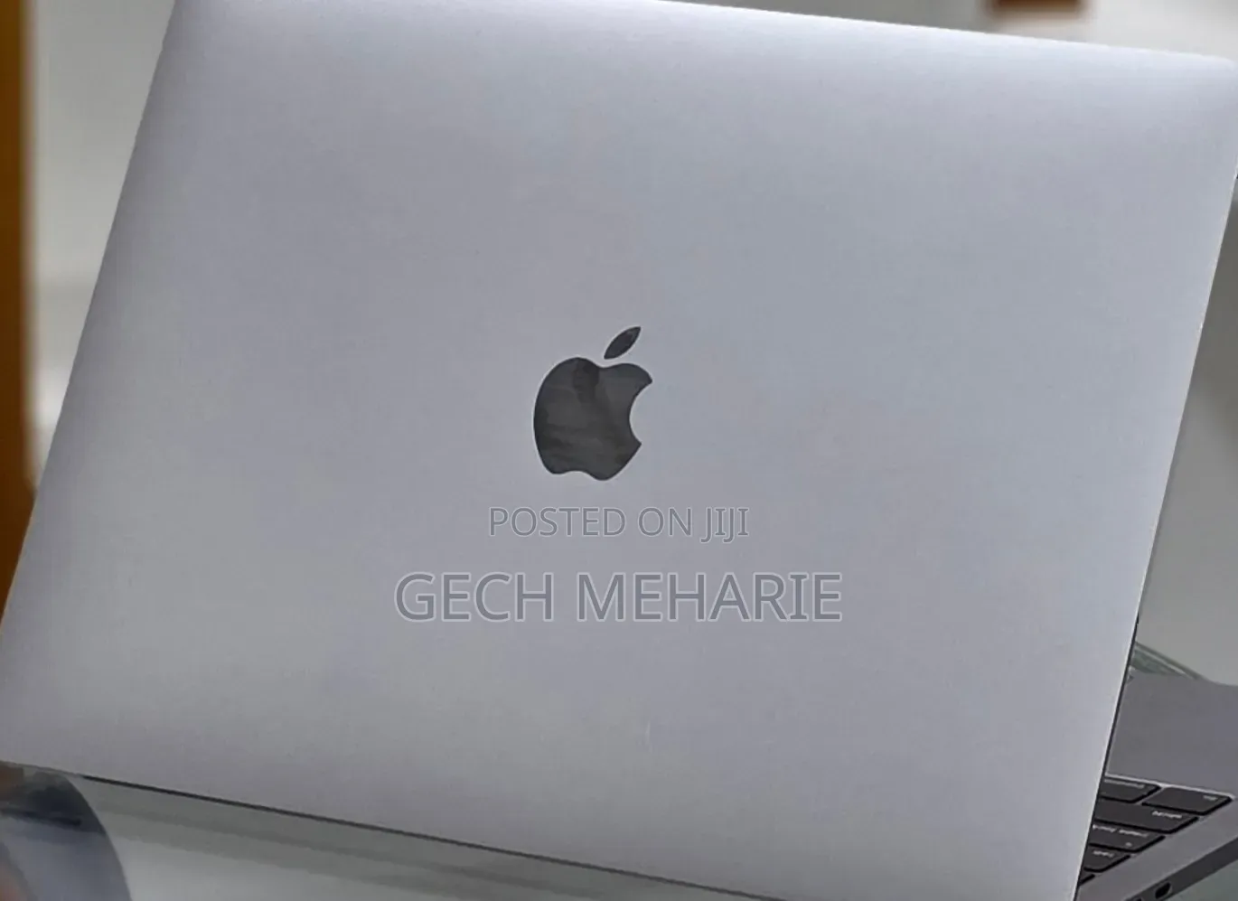 New Laptop Apple MacBook Pro 2019 16GB Intel Core i7 SSD 256GB