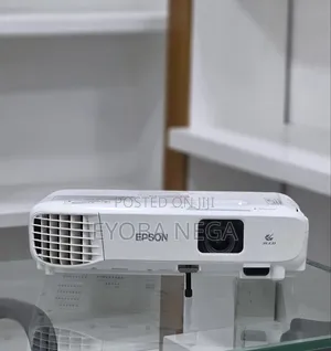 Epson Eb - S05 Projector