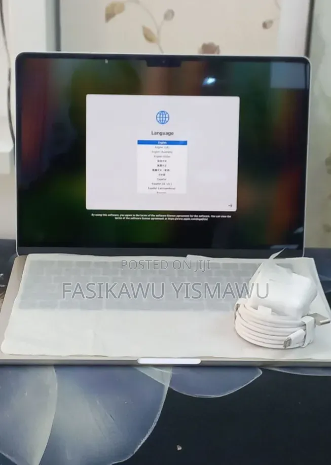 New Laptop Apple MacBook Air 2025 M4 13-inch 16GB Apple M4 SSD 256GB