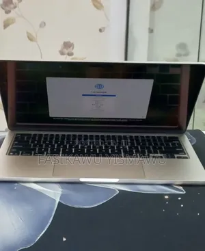 New Laptop Apple MacBook Air 2025 M4 13-inch 16GB Apple M4 SSD 256GB