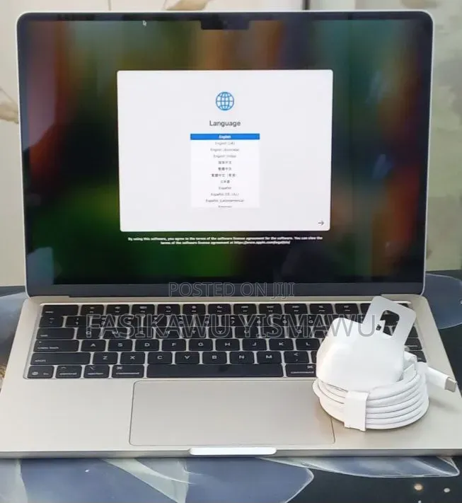 New Laptop Apple MacBook Air 2025 M4 13-inch 16GB Apple M4 SSD 256GB