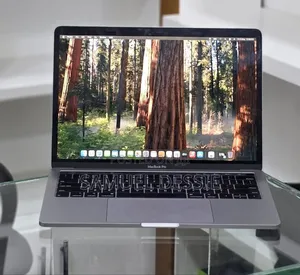New Laptop Apple MacBook Pro 2019 16GB Intel Core i7 SSD 256GB
