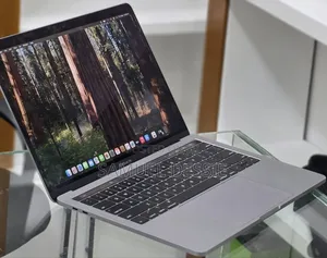 New Laptop Apple MacBook Pro 2019 16GB Intel Core i7 SSD 256GB