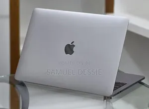 New Laptop Apple MacBook Pro 2019 16GB Intel Core i7 SSD 256GB