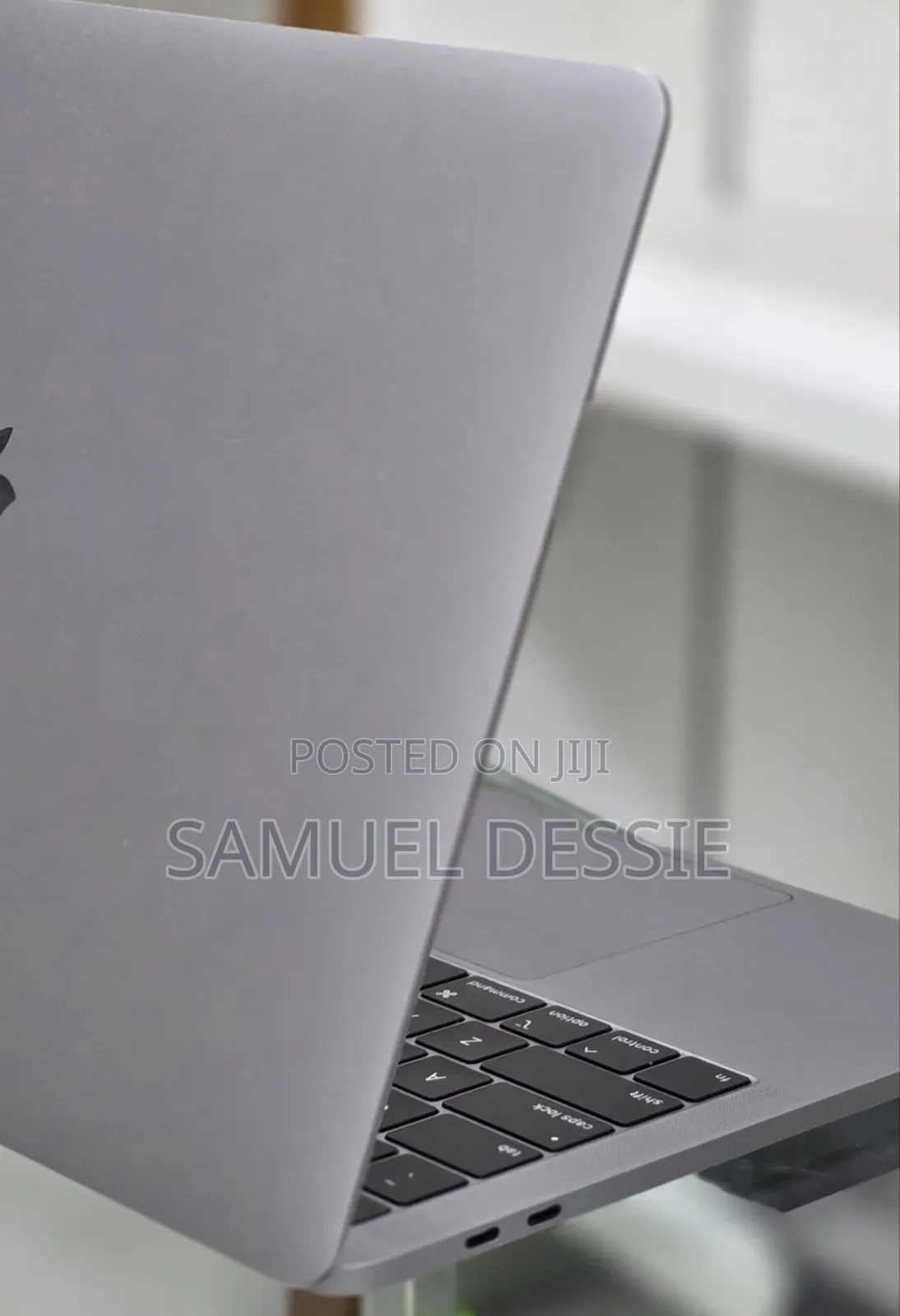 New Laptop Apple MacBook Pro 2019 16GB Intel Core i7 SSD 256GB