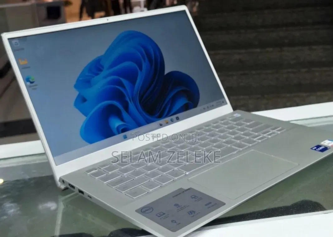 New Laptop Dell 8GB Intel Core i7 SSD 512GB