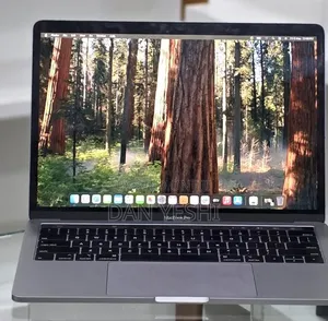 New Laptop Apple MacBook Pro 2019 16GB Intel Core i7 SSD 256GB