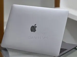 New Laptop Apple MacBook Pro 2019 16GB Intel Core i7 SSD 256GB