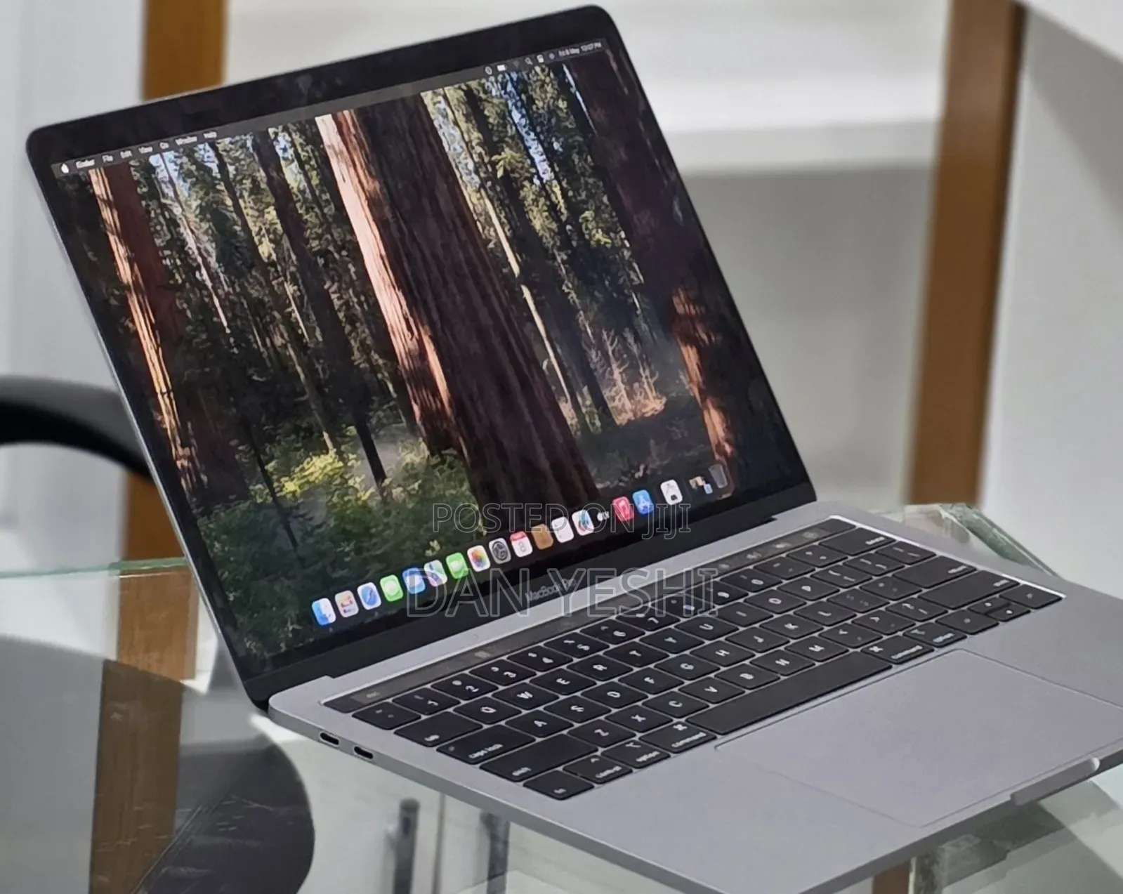 New Laptop Apple MacBook Pro 2019 16GB Intel Core i7 SSD 256GB