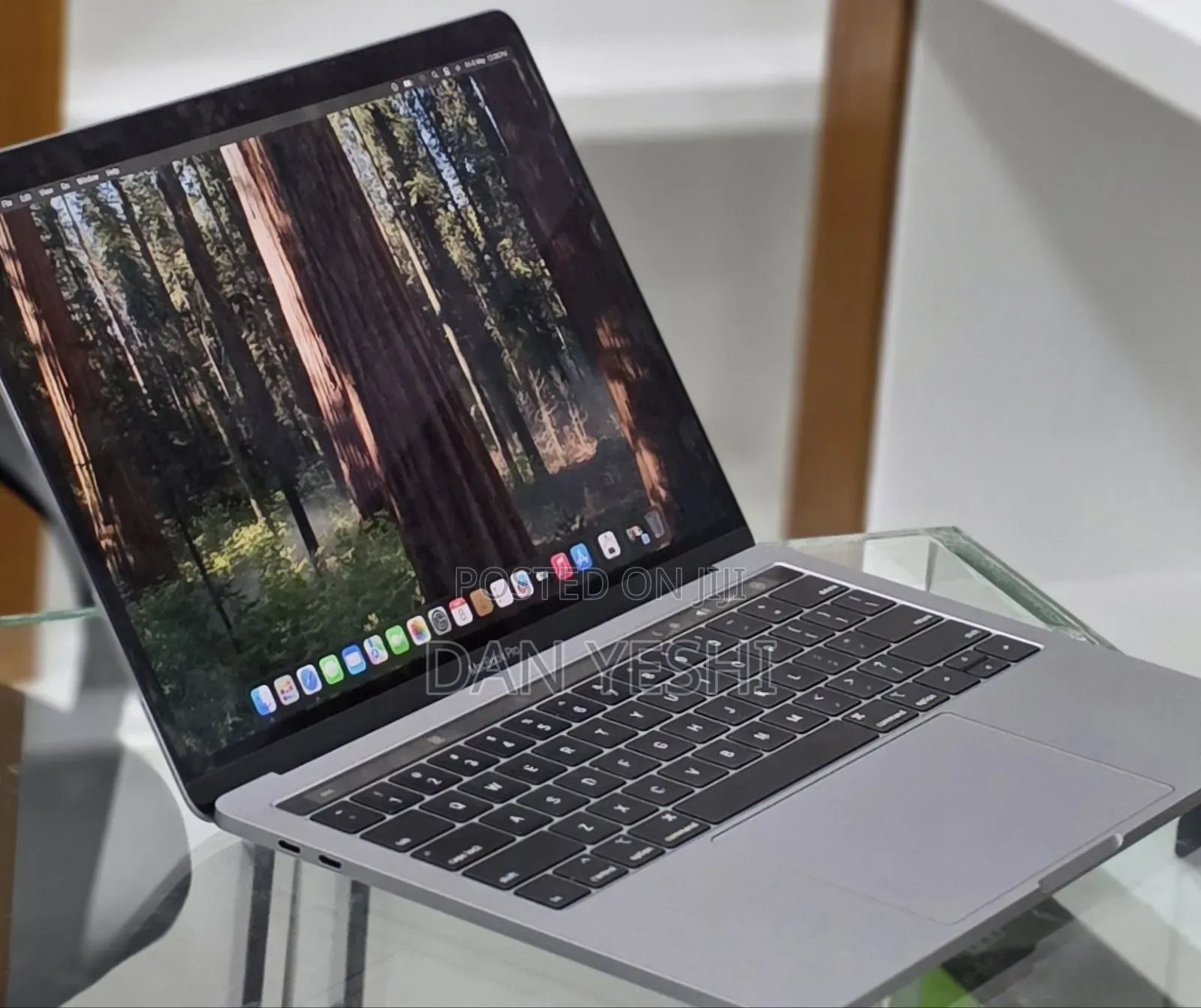 New Laptop Apple MacBook Pro 2019 16GB Intel Core i7 SSD 256GB