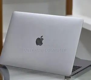 New Laptop Apple MacBook Pro 2019 16GB Intel Core i7 SSD 256GB
