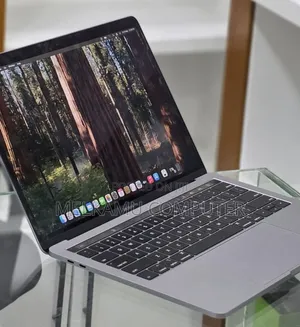 New Laptop Apple MacBook Pro 2019 16GB Intel Core i7 SSD 256GB