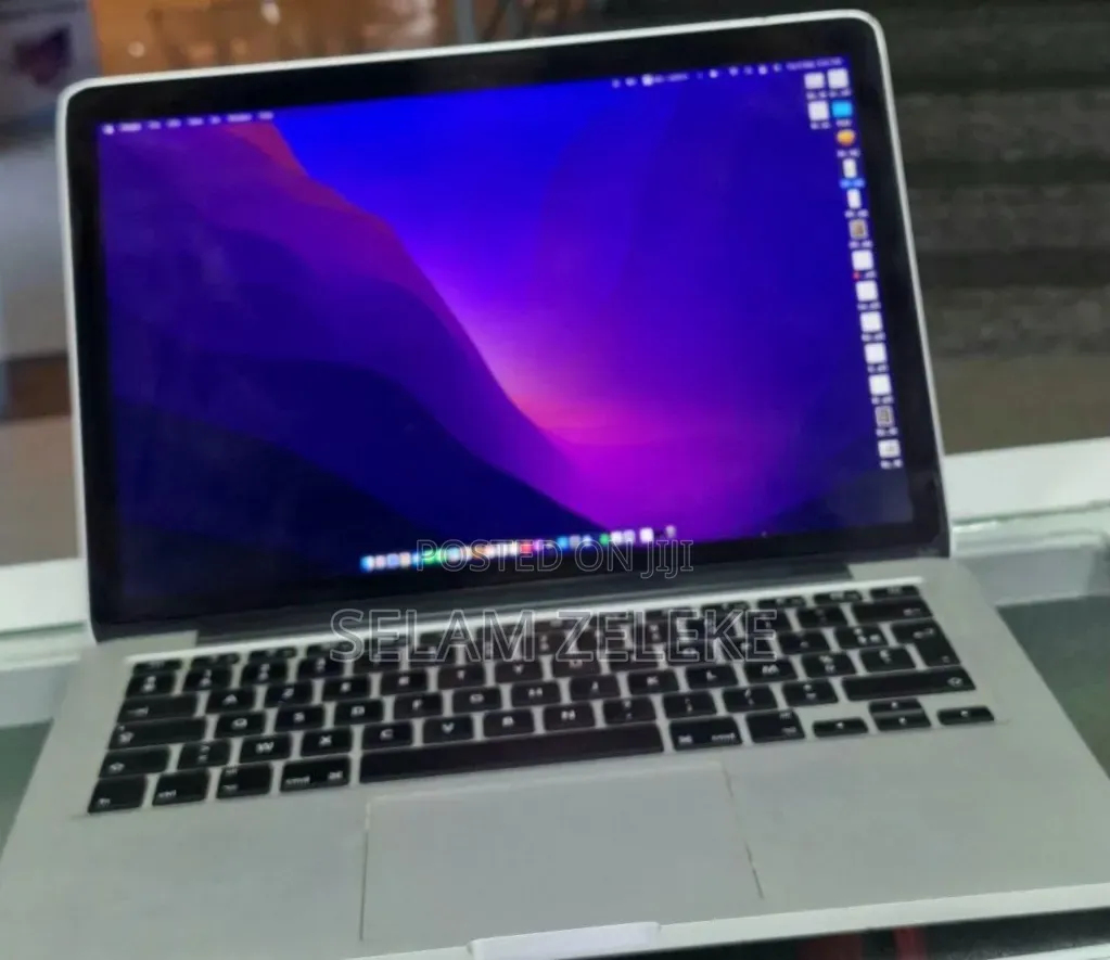 New Laptop Apple MacBook 2015 8GB Intel Core i5 SSD 128GB