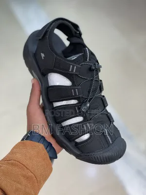 Goupu Black Closed-Toe Outdoor Sandals