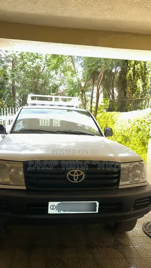 Toyota Land Cruiser 2006 White