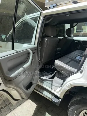 Toyota Land Cruiser 2006 White