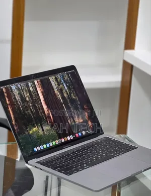 New Laptop Apple MacBook Pro 2019 16GB Intel Core i7 SSD 256GB