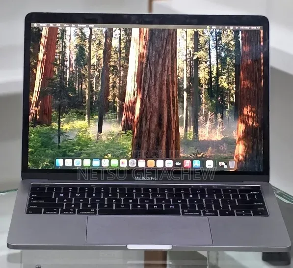 New Laptop Apple MacBook Pro 2019 16GB Intel Core i7 SSD 256GB