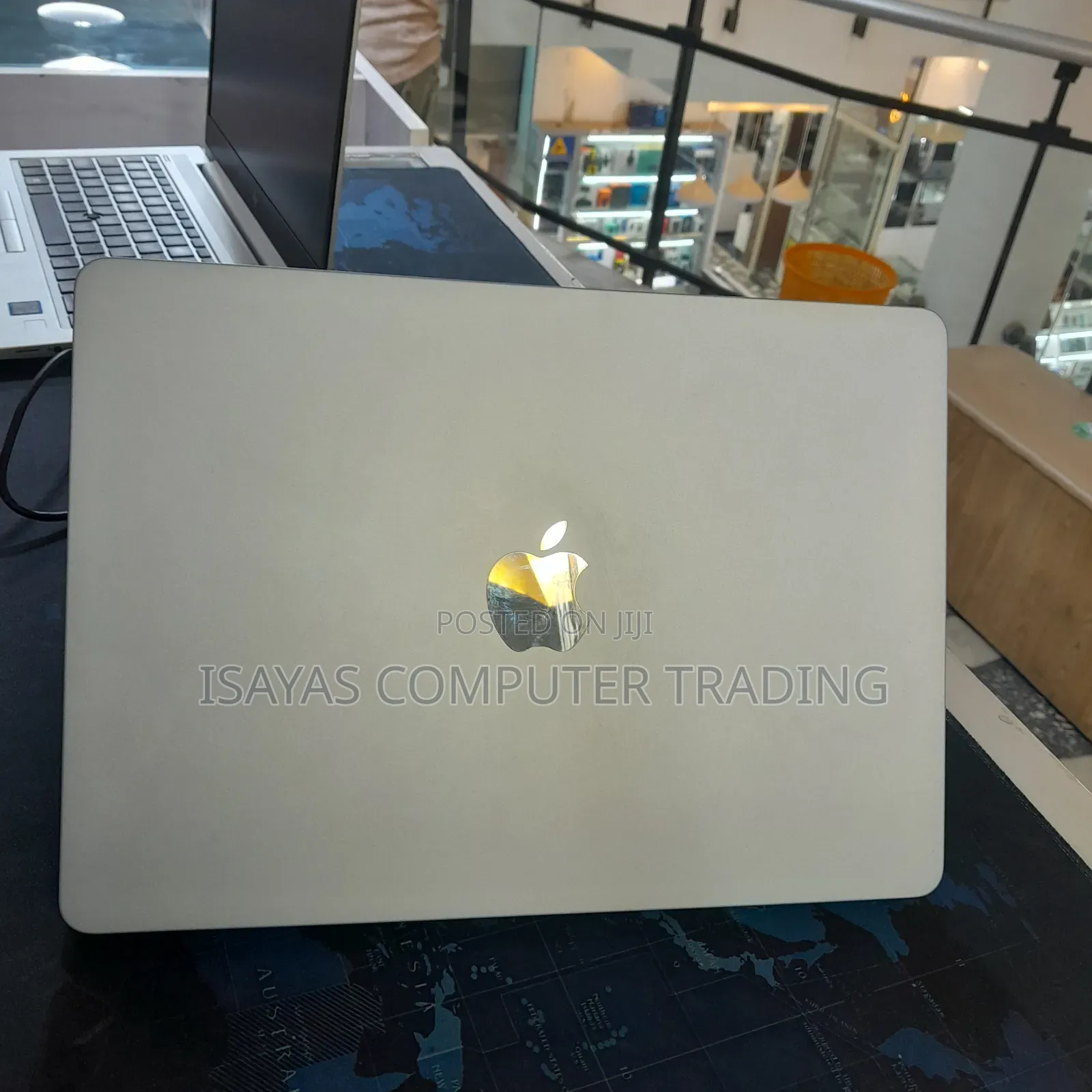 New Laptop Apple MacBook Air 2025 M4 13-inch 16GB Apple M4 SSD 256GB