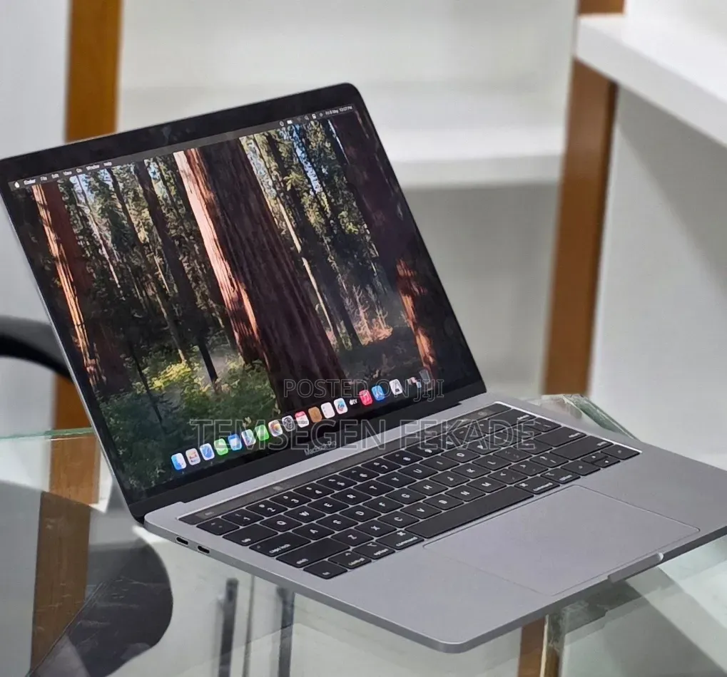 New Laptop Apple MacBook Pro 2019 16GB Intel Core i7 SSD 256GB