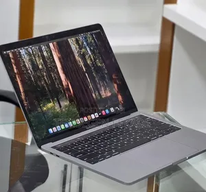 New Laptop Apple MacBook Pro 2019 16GB Intel Core i7 SSD 256GB