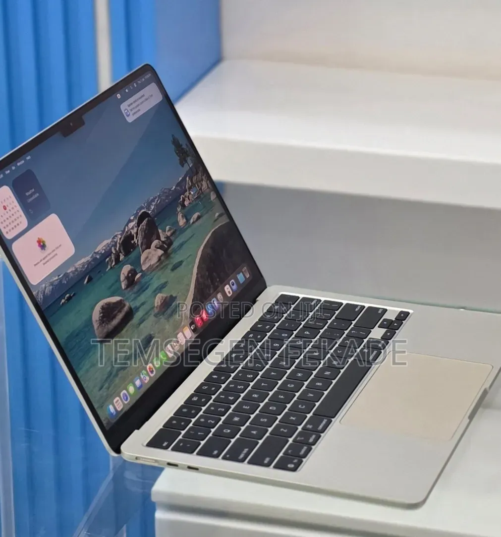 New Laptop Apple MacBook Air 2025 M4 13-inch 16GB Apple M4 SSD 256GB