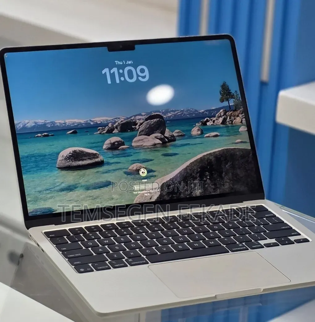 New Laptop Apple MacBook Air 2025 M4 13-inch 16GB Apple M4 SSD 256GB