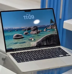 New Laptop Apple MacBook Air 2025 M4 13-inch 16GB Apple M4 SSD 256GB