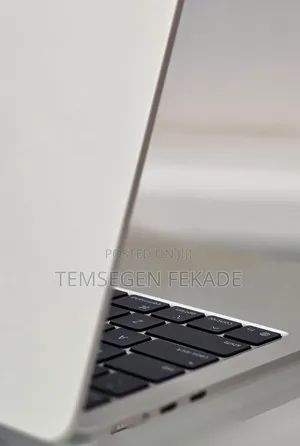 New Laptop Apple MacBook Air 2025 M4 13-inch 16GB Apple M4 SSD 256GB