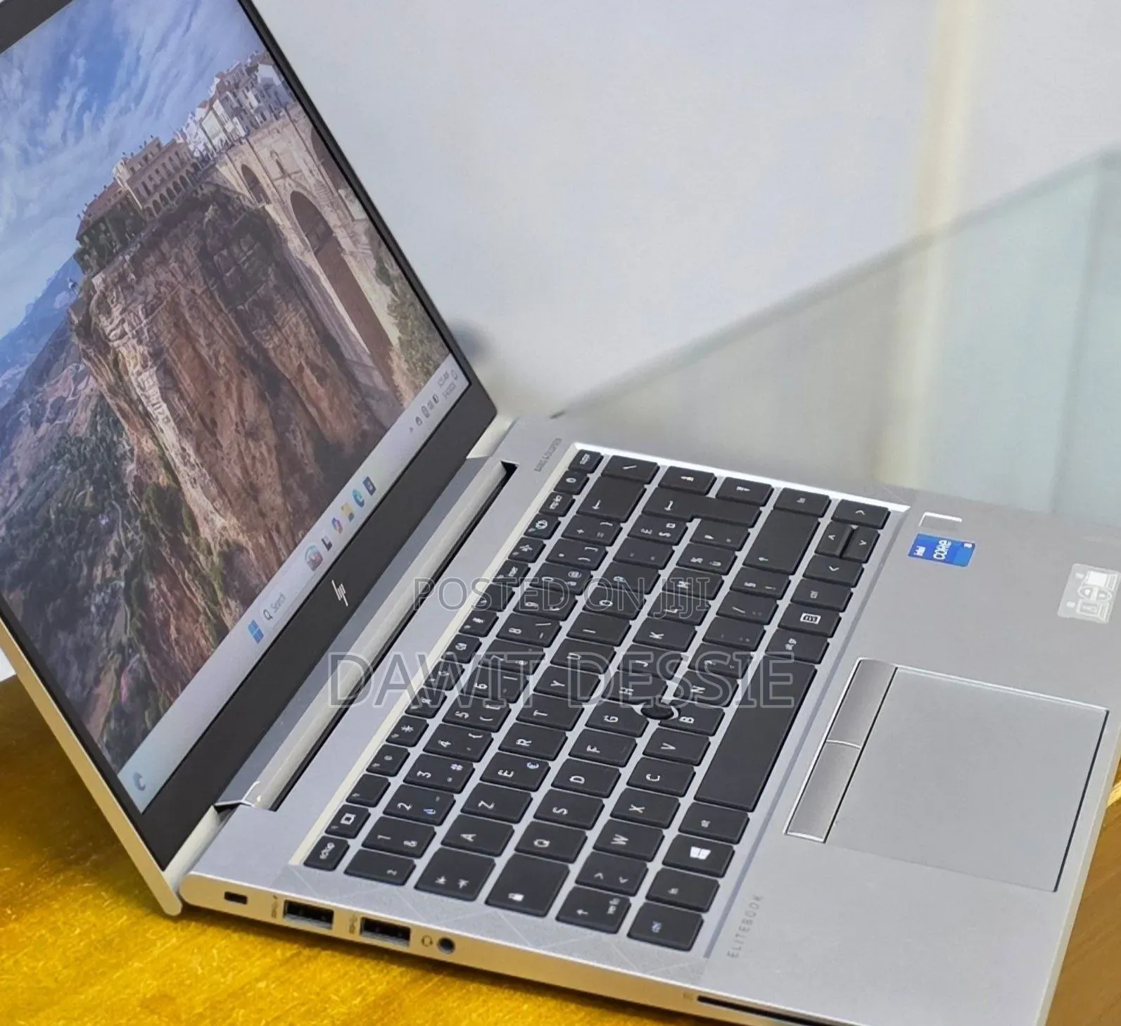 New Laptop HP EliteBook 840 G8 16GB Intel Core i5 SSD 512GB
