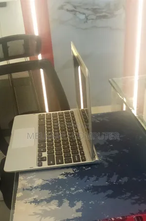 New Laptop Samsung Galaxy Book 2 4GB Intel Core i5 SSD 40GB