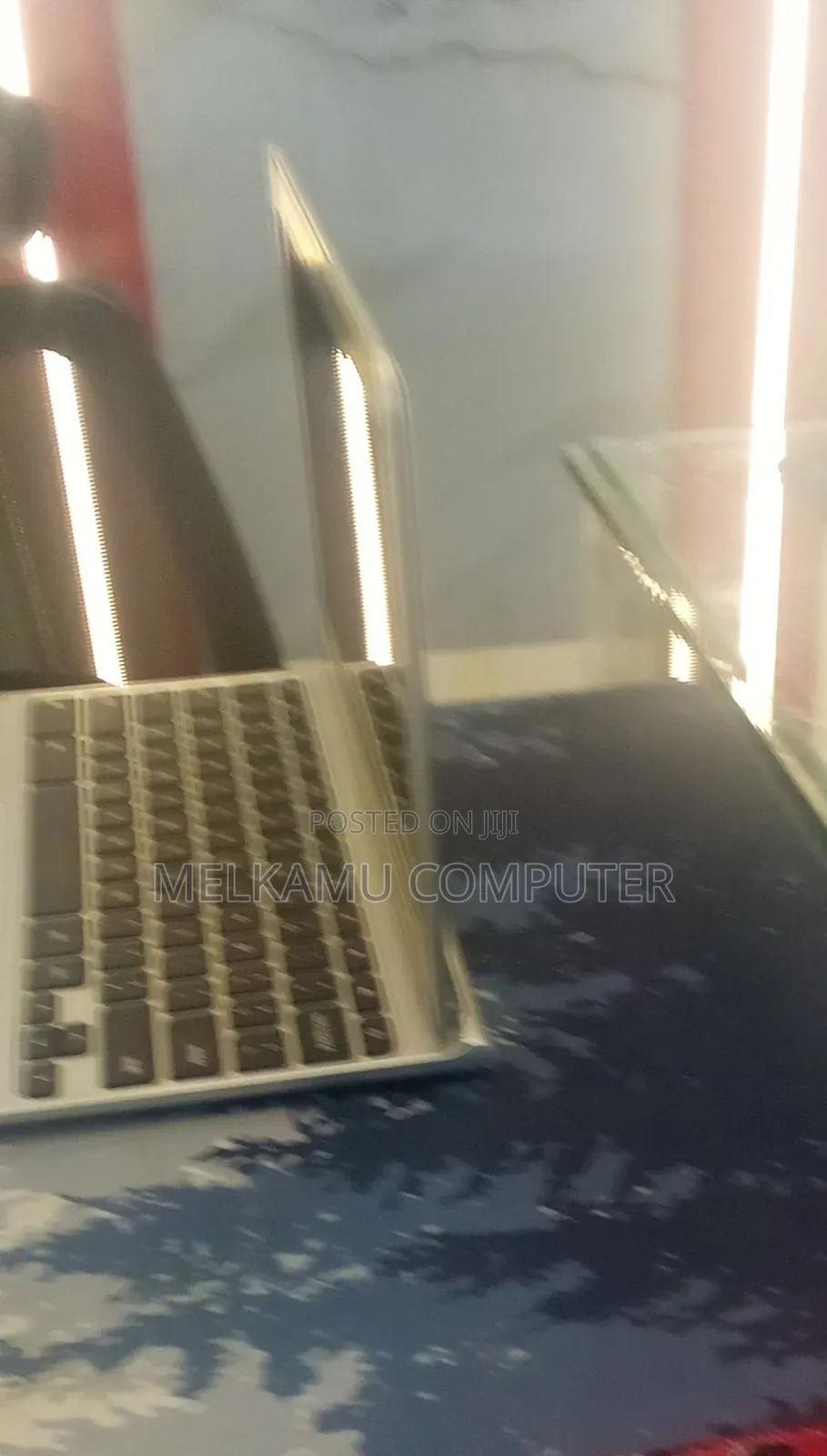 New Laptop Samsung Galaxy Book 2 4GB Intel Core i5 SSD 40GB