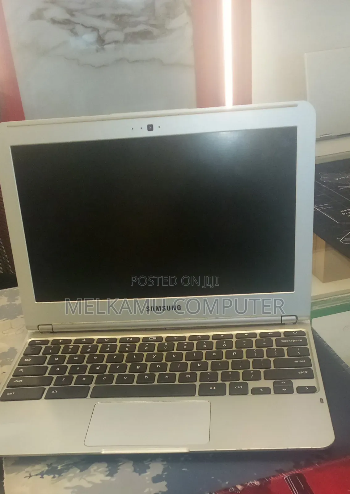 New Laptop Samsung Galaxy Book 2 4GB Intel Core i5 SSD 40GB