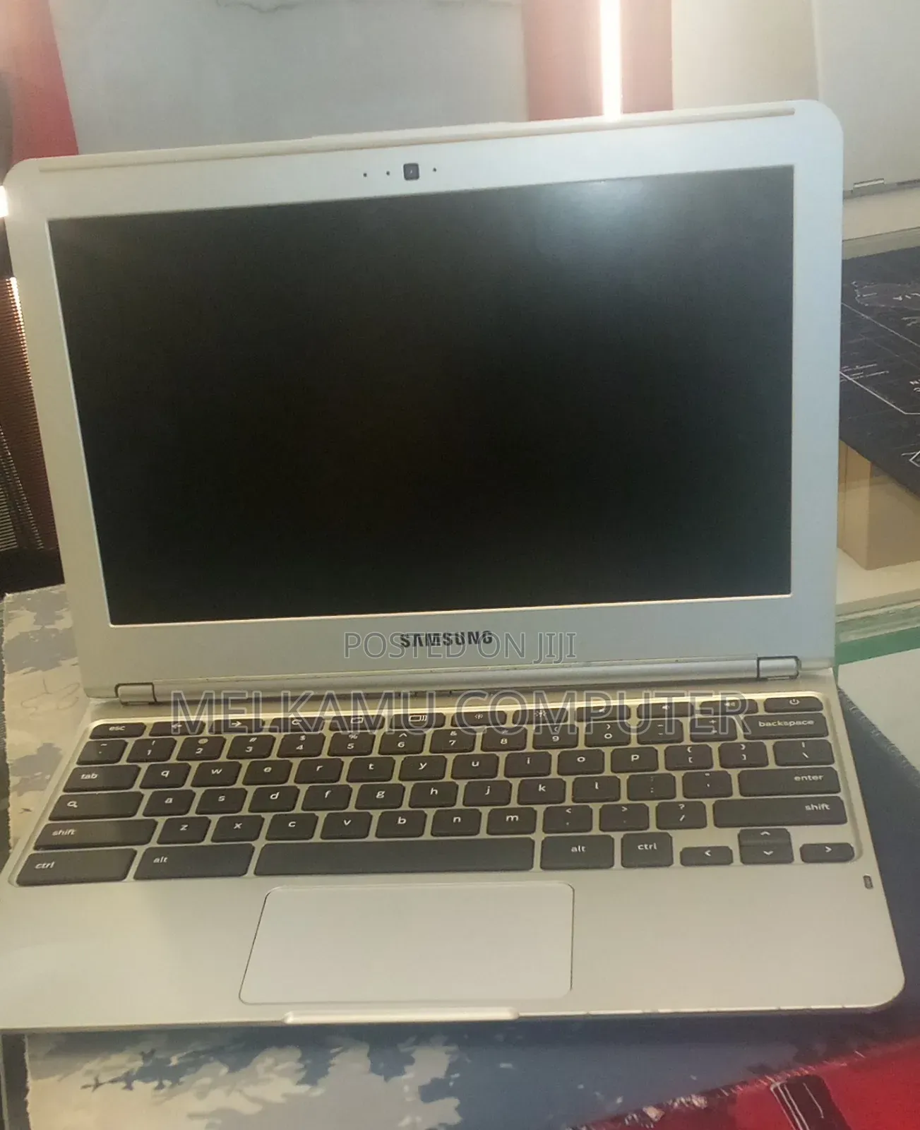 New Laptop Samsung Galaxy Book 2 4GB Intel Core i5 SSD 40GB