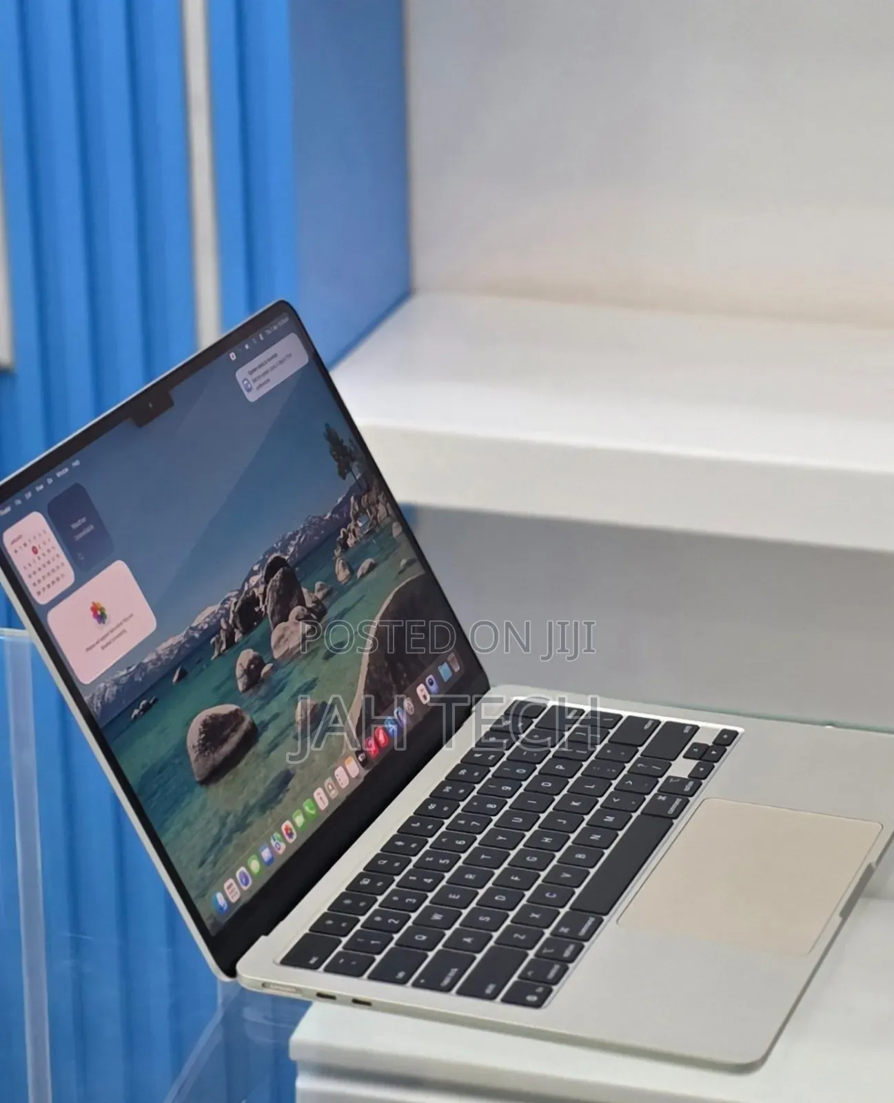 New Laptop Apple MacBook Air 2025 M4 13-inch 16GB Apple M4 SSD 256GB