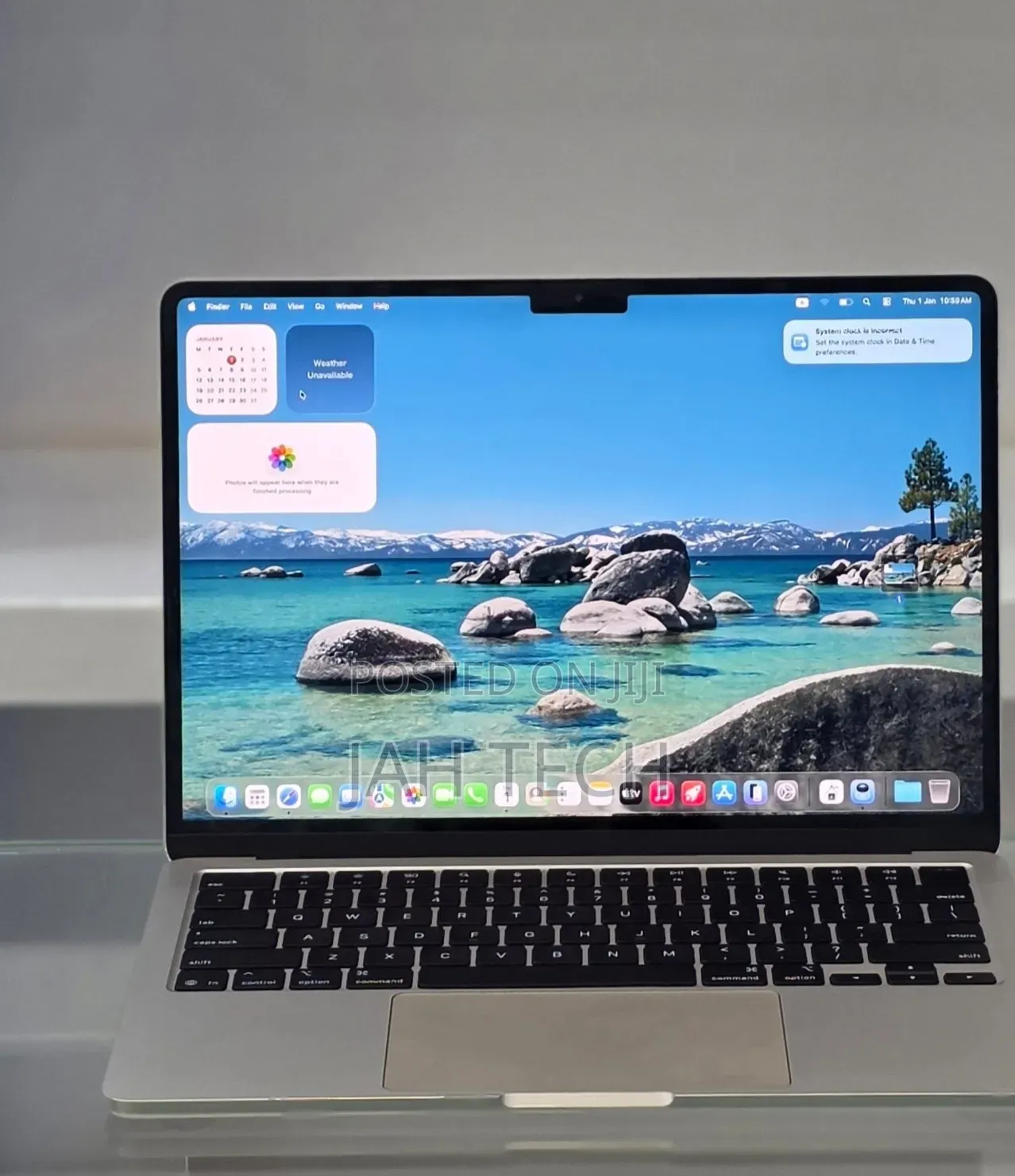New Laptop Apple MacBook Air 2025 M4 13-inch 16GB Apple M4 SSD 256GB