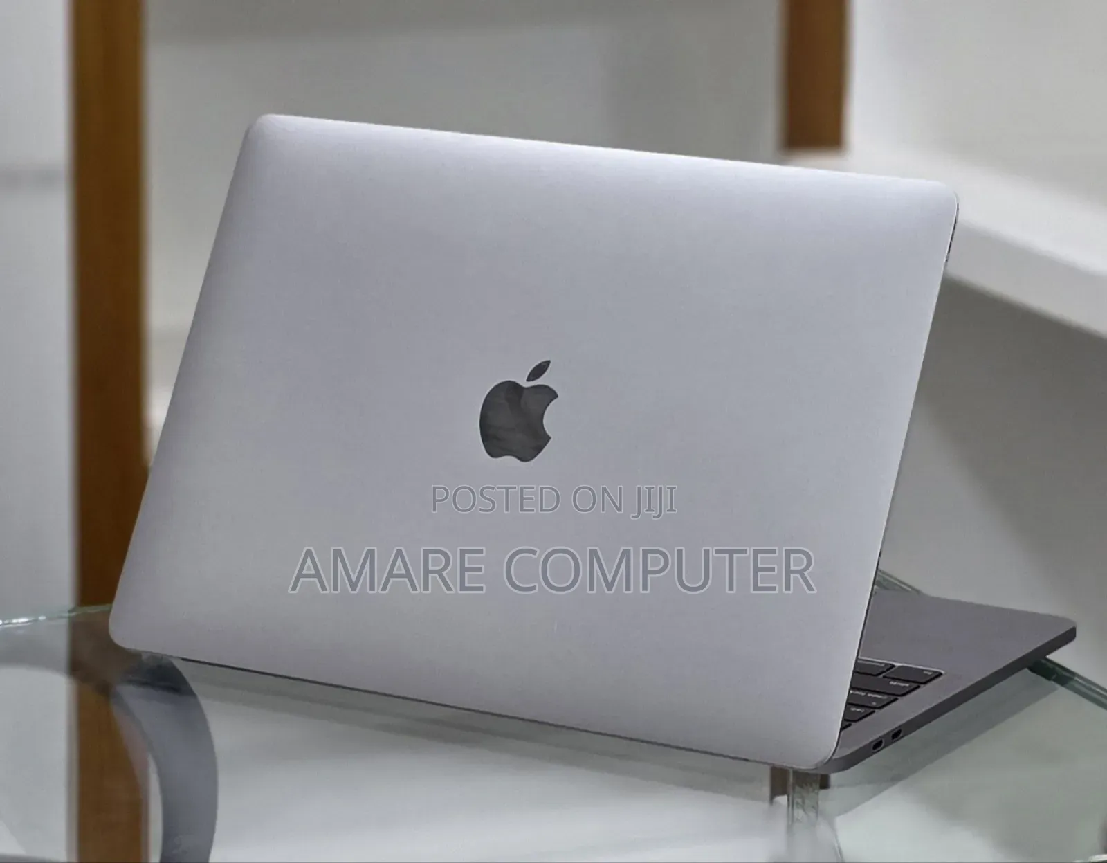 New Laptop Apple MacBook Pro 2019 16GB Intel Core i7 SSD 256GB
