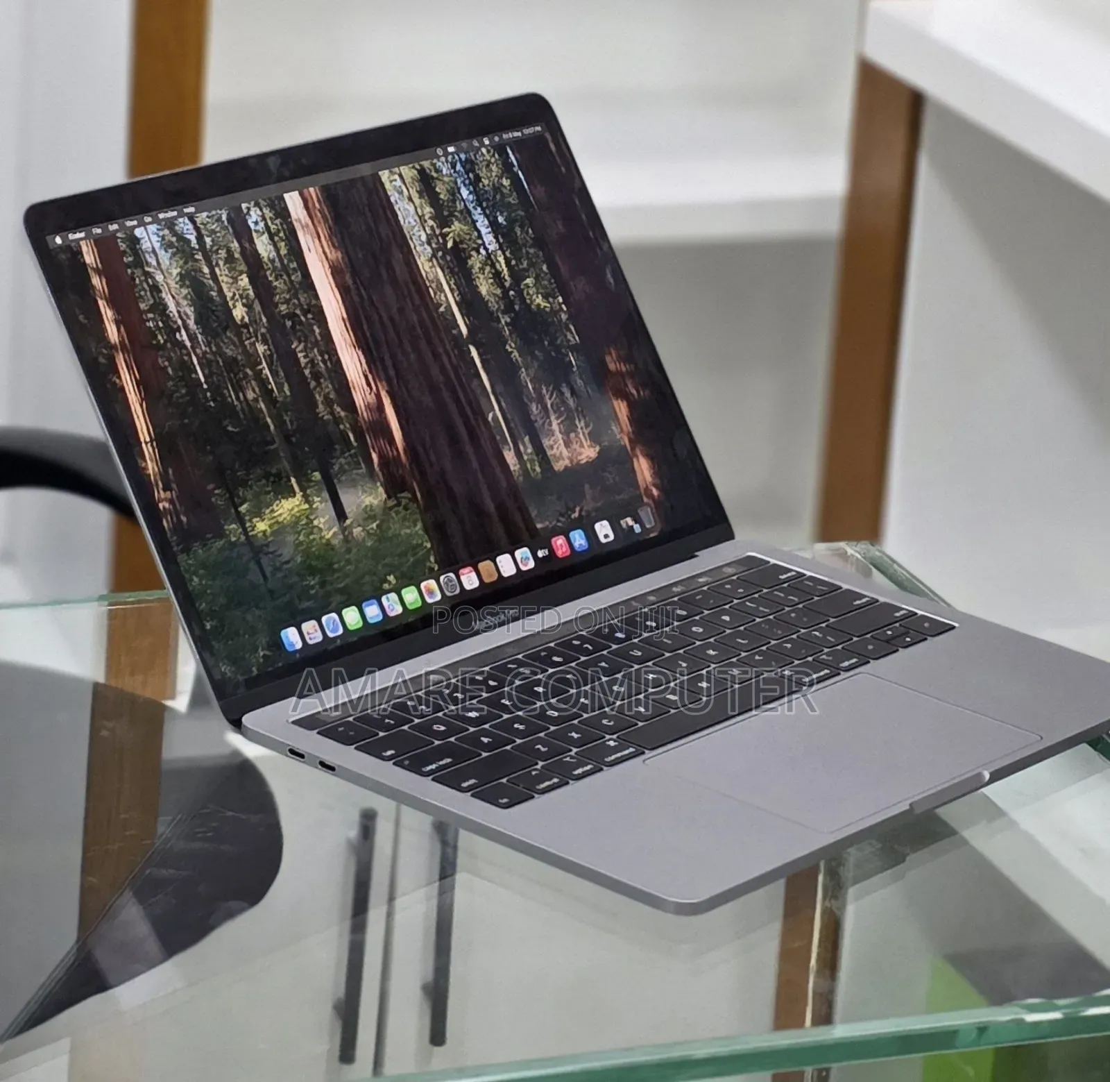 New Laptop Apple MacBook Pro 2019 16GB Intel Core i7 SSD 256GB