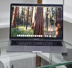 New Laptop Apple MacBook Pro 2019 16GB Intel Core i7 SSD 256GB