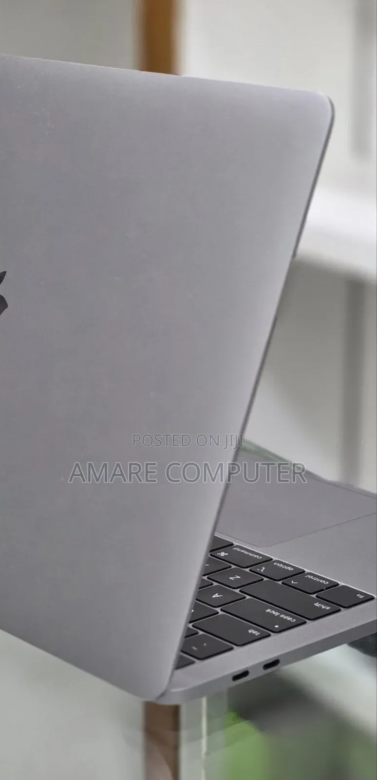 New Laptop Apple MacBook Pro 2019 16GB Intel Core i7 SSD 256GB