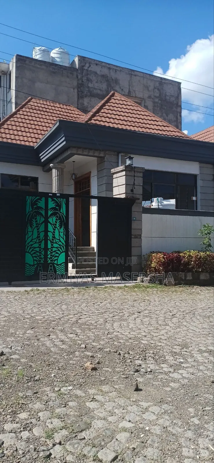 Furnished 5bdrm Villa in Yeka for sale