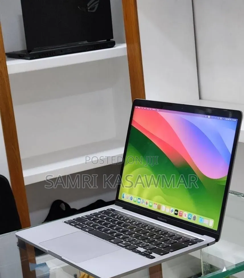 New Laptop Apple MacBook Pro 2020 8GB Intel Core i5 SSD 512GB