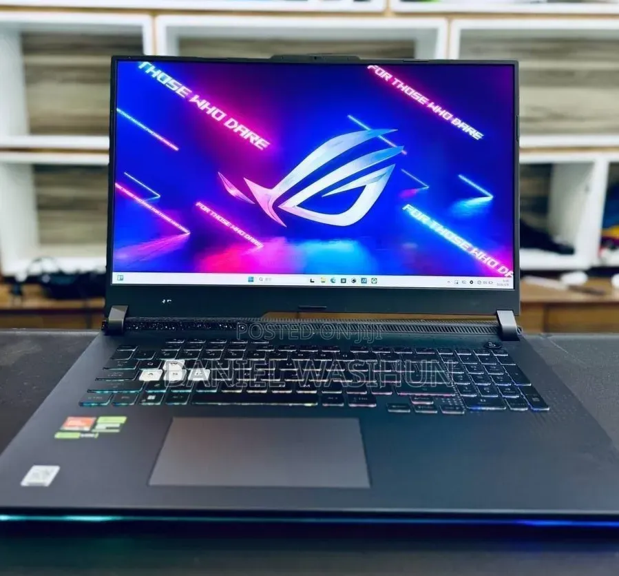 New Laptop Asus ROG Strix G17 16GB AMD Ryzen 9 SSD 1T