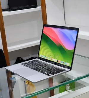 New Laptop Apple MacBook Pro 2020 8GB Intel Core i5 SSD 512GB