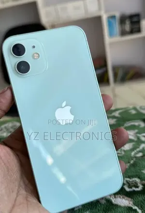 New Apple iPhone 12 128 GB Silver