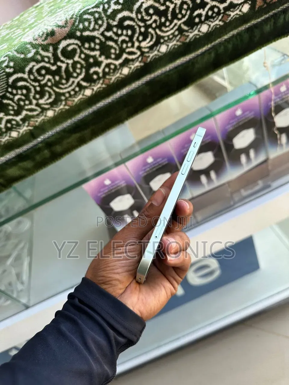 New Apple iPhone 12 128 GB Silver