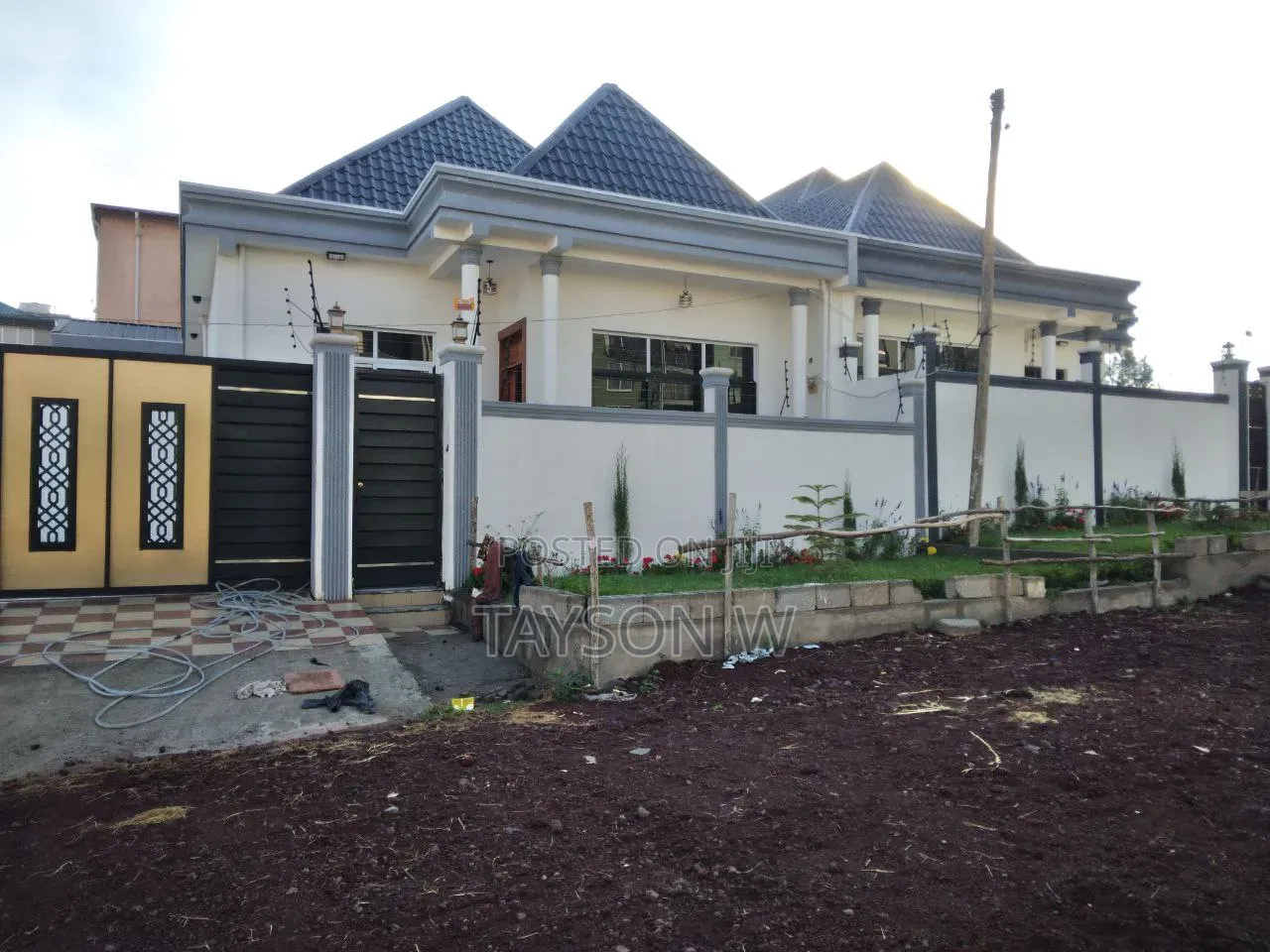 3bdrm Villa in Addis Ababa Semit, Bole for sale